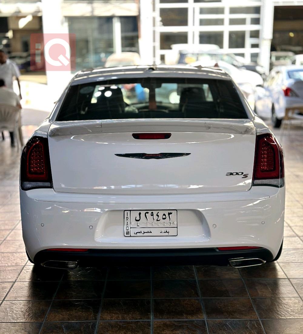 كرايسلر 300